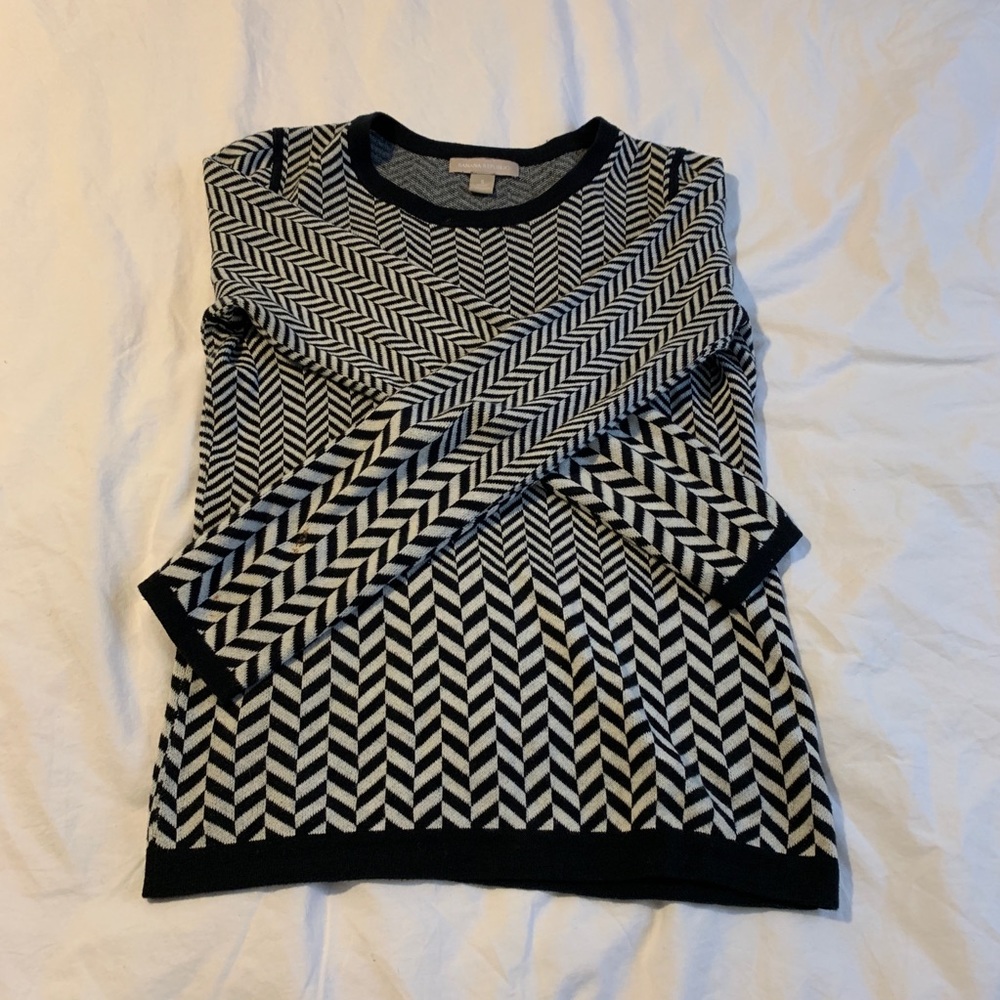 BANANA REPUBLIC Geometric black and white sweater
